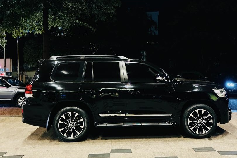 Toyota Land Cruiser V8